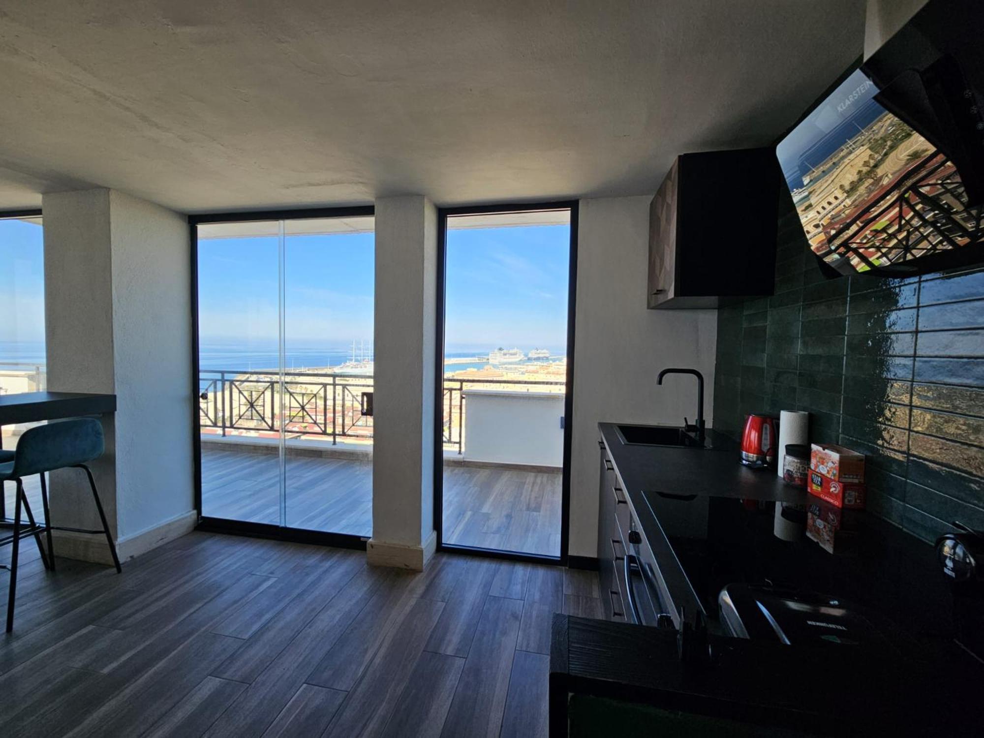 Be Your Home - Tower Beach Suite Civitavecchia Bagian luar foto